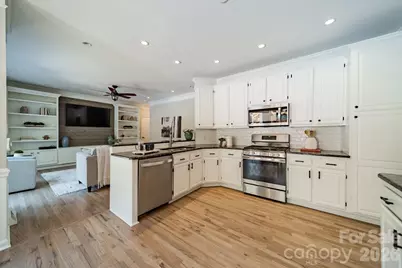 7240 Cobblecreek Drive, Matthews, NC 28104 - Photo 15