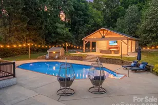 7240 Cobble Creek Dr, Matthews, NC 28104 - Photo 3