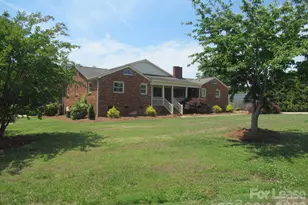 7800 Cherry Point Dr, Denver, NC 28037 - Photo 3