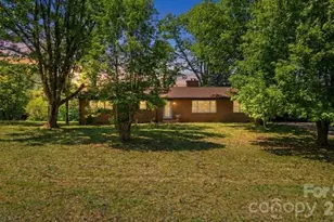 2977 Hwy 64 Hwy W, Hayesville, NC 28904 - Photo 1