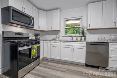 938 E 6th Avenue, Gastonia, NC 28054 - Photo 9