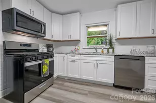 938 E 6th Ave, Gastonia, NC 28054 - Photo 9