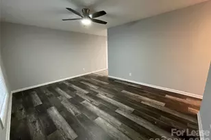 2815 Ravencroft Dr, Charlotte, NC 28208 - Photo 3