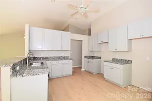 176 Clear Creekside Dr, Hendersonville, NC 28792 - Photo 9