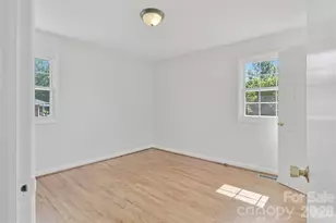 1102 N 12th St, Bessemer City, NC 28016 - Photo 23