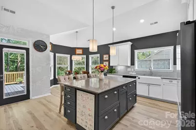 11219 Isthmus Court, Charlotte, NC 28215 - Photo 5