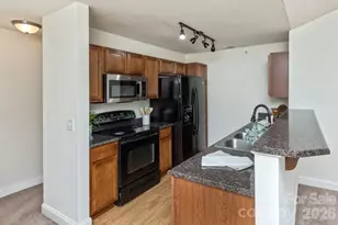 123 Foxden Dr, Fletcher, NC 28732 - Photo 9