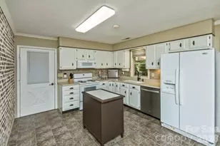 29 S Greenwood Forest Dr, Etowah, NC 28729 - Photo 17