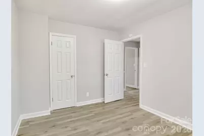 3637 Glenville Avenue, Charlotte, NC 28215 - Photo 9