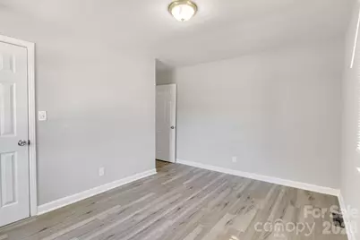 3637 Glenville Avenue, Charlotte, NC 28215 - Photo 5
