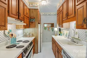 121 O'Hara Cir, Hendersonville, NC 28739 - Photo 11