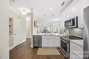 8942 Rosalyn Glen Rd, Cornelius, NC 28031 - Photo 9