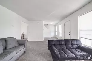 5414 Peachwood Dr, Charlotte, NC 28216 - Photo 9