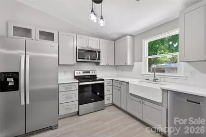 5911 Morninglow Court, Charlotte, NC 28212 - Photo 7