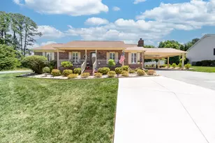 2402 Malotte Ln, Gastonia, NC 28054 - Photo 3