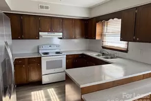 1334 12th St NE, Hickory, NC 28601 - Photo 5