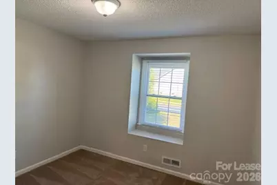 1334 12th Street NE, Hickory, NC 28601 - Photo 9