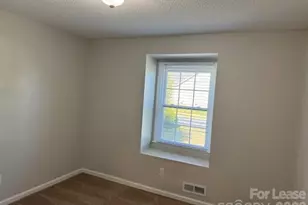 1334 12th St NE, Hickory, NC 28601 - Photo 9