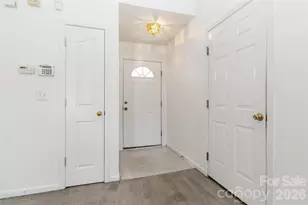 740 Aberdeen Glen Pl, Charlotte, NC 28214 - Photo 3