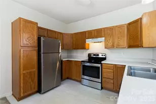 740 Aberdeen Glen Pl, Charlotte, NC 28214 - Photo 9