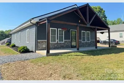 364 Carolina Avenue Avenue #2, Marion, NC 28752 - Photo 1