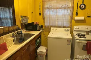 2618 Roslyn Ave, Charlotte, NC 28208 - Photo 11