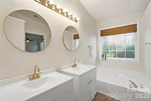 8805 Red Tail Ct, Charlotte, NC 28269 - Photo 21
