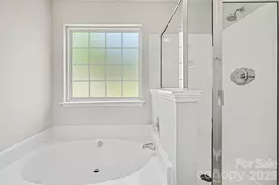 5463 Realtree Ln, Charlotte, NC 28214 - Photo 17