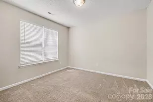 5463 Realtree Ln, Charlotte, NC 28214 - Photo 13