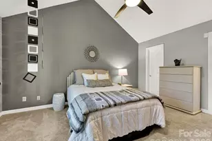 7444 Hurstbourne Green Dr, Charlotte, NC 28277 - Photo 17
