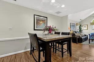 7444 Hurstbourne Green Dr, Charlotte, NC 28277 - Photo 11