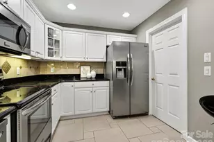 7444 Hurstbourne Green Dr, Charlotte, NC 28277 - Photo 15