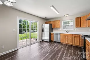 10419 Sparrow Springs Ln, Charlotte, NC 28214 - Photo 7