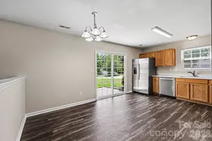 10419 Sparrow Springs Ln, Charlotte, NC 28214 - Photo 5