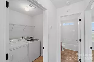 9740 Veronica Dr, Charlotte, NC 28215 - Photo 15