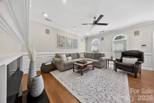 9024 Bonnie Briar Cir, Charlotte, NC 28277 - Photo 3