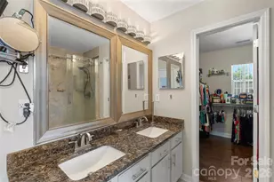 7923 Shiny Meadow Ln, Charlotte, NC 28215 - Photo 13