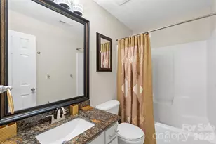 7923 Shiny Meadow Ln, Charlotte, NC 28215 - Photo 19