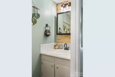 224 14th Avenue SE #C, Hickory, NC 28602 - Photo 5