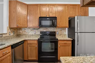 17221 Doe Valley Ct, Cornelius, NC 28031 - Photo 3