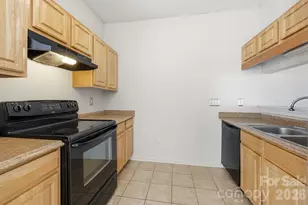 6330 Derryfield Dr, Charlotte, NC 28213 - Photo 9