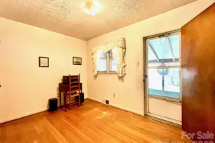 213 N Park Ln, Black Mountain, NC 28711 - Photo 17