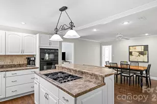 9608 Watergate Rd, Charlotte, NC 28270 - Photo 11