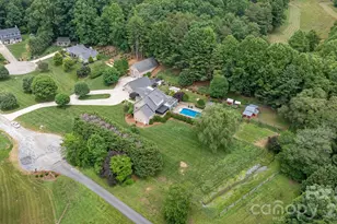 401 Redwood Ct, Lenoir, NC 28645 - Photo 9