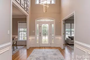 6167 Four Wood Dr, Matthews, NC 28104 - Photo 5