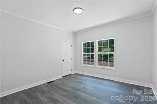 102 E Wilkins St, Dallas, NC 28034 - Photo 15