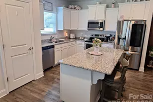 230 Macon Dr, Statesville, NC 28625 - Photo 5
