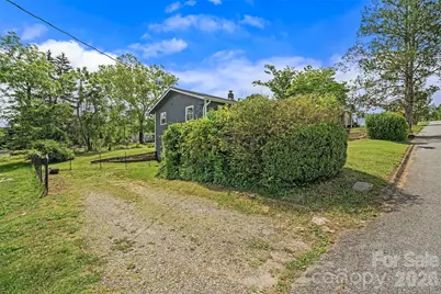 708 Prince Drive, Hendersonville, NC 28791 - Photo 15