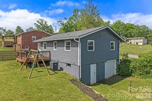 708 Prince Dr, Hendersonville, NC 28791 - Photo 21
