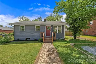 708 Prince Dr, Hendersonville, NC 28791 - Photo 3